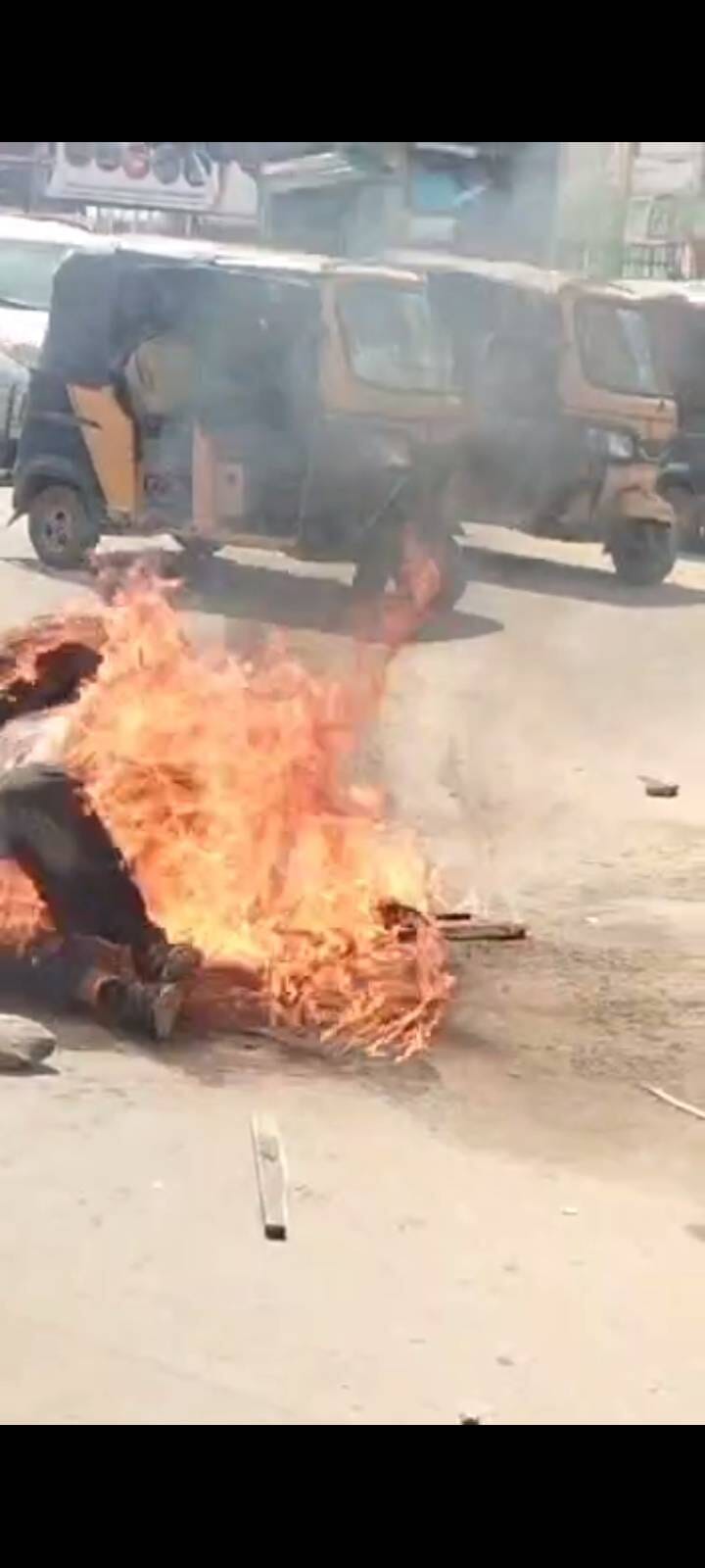Five Men Burnt To Death For Alleged Trying To Steal Tricycle in Onitsha, Anambra State (Photos), Five Men Burnt To Death For Alleged Trying To Steal Tricycle in Onitsha, Anambra State (Photos)